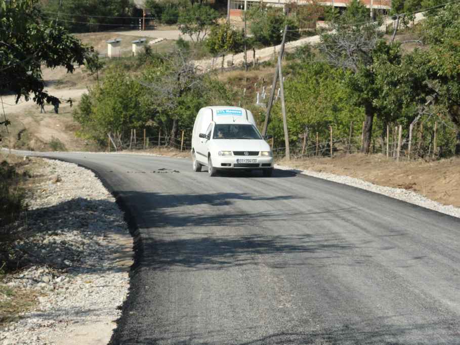 Nis asfaltimi i rrugës në Vllahi në Shalë të Bajgorës