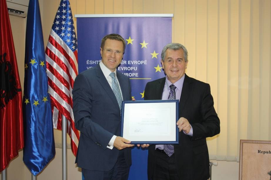 Zhbogar premtoi vazhdimin e projekteve të BE-së për Mitrovicën