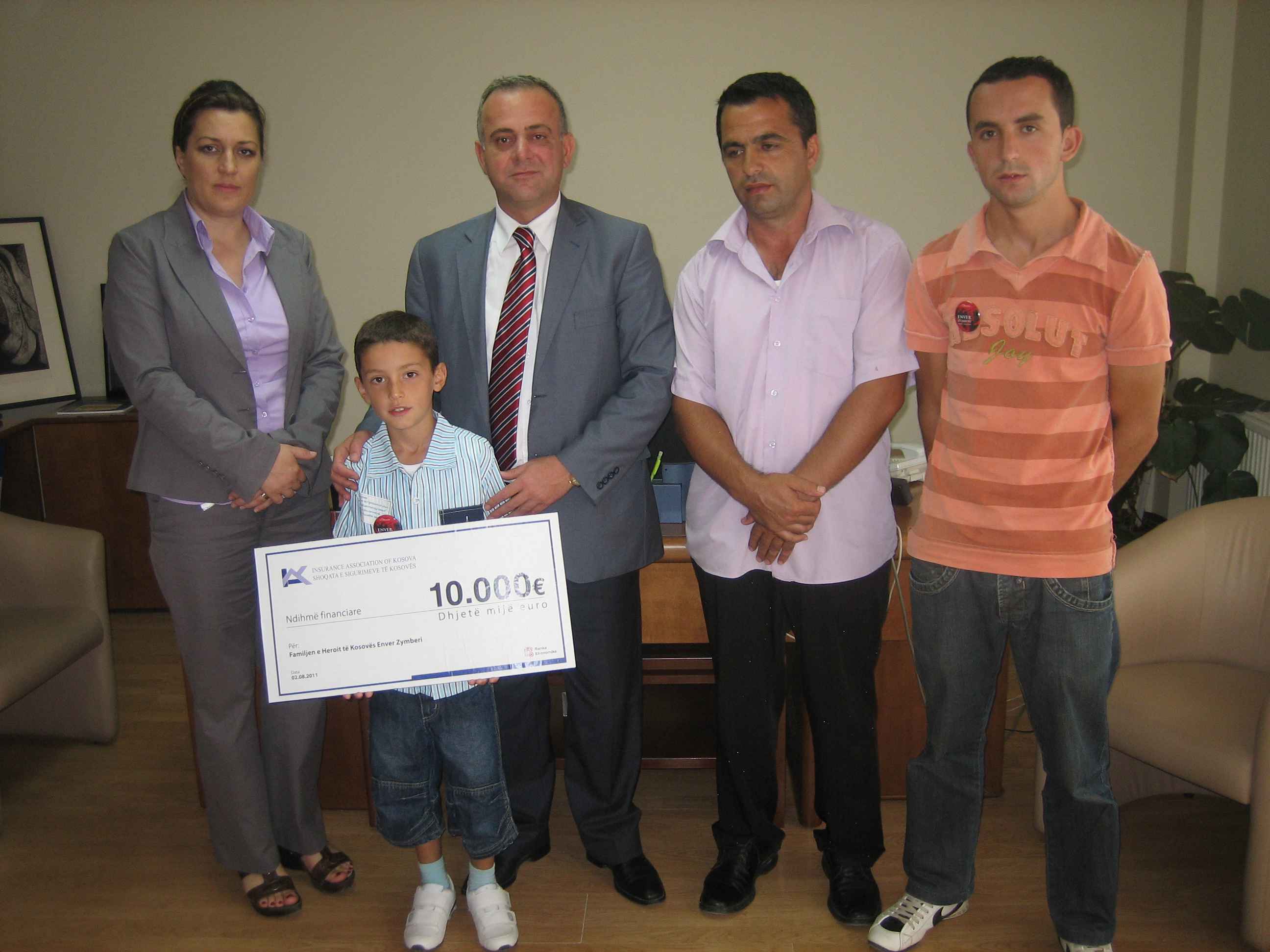 Shoqata e Sigurimeve ndan 10 mijë euro për heroin Zymberi