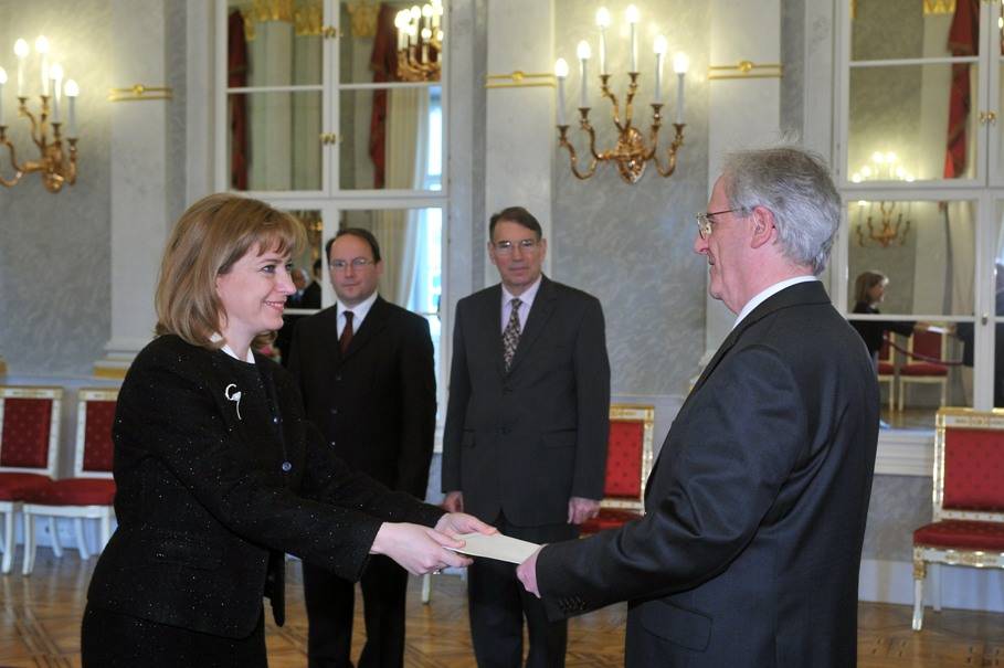 Ambasadorja Sherifi dorëzon letrat kredenciale Presidentit të Hungarisë