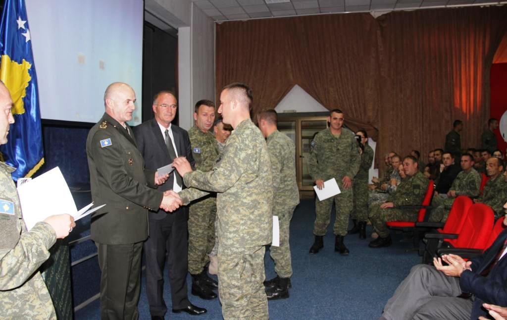Binak Podrimçaku shpallet ushtari më  i mirë i FSK-së  