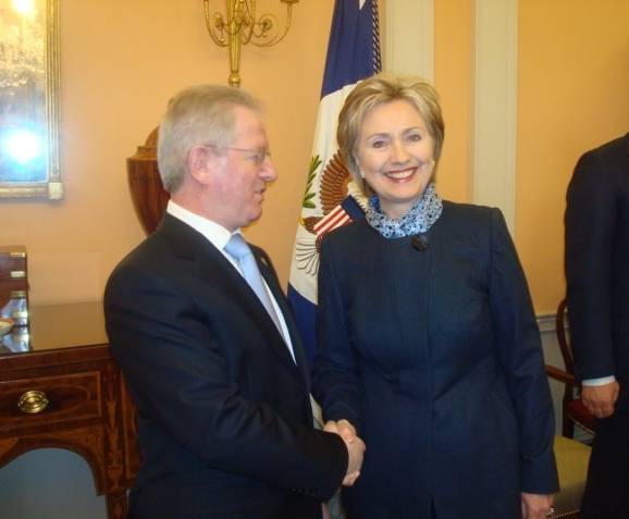 Hillary Clinton brenda kёtij viti viziton Kosovёn