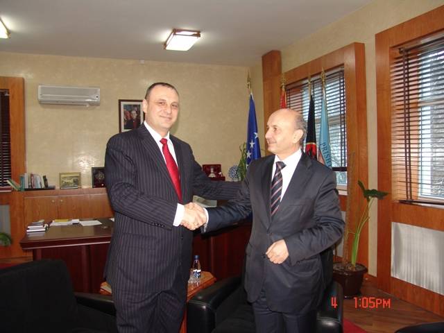 Ministri Petroviç ofron përkrahje për kryeqytetin