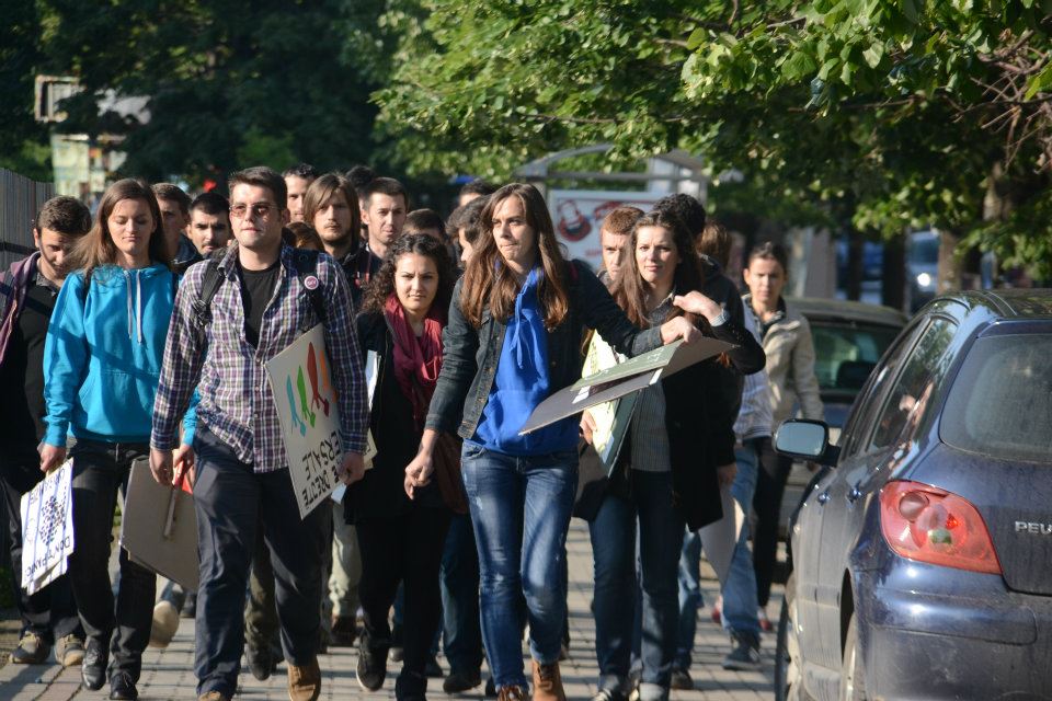 Aktivistë të Lëvizjes Studim, Kritikë, Veprim bllokojnë rektoratin