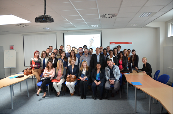 Studentët e “Riinvest” konsulencë me kompanitë globale në Çeki