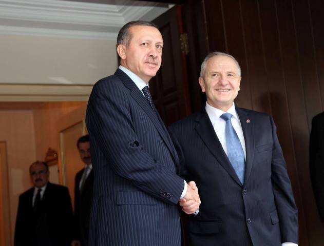Kryeministri Erdogan premton përkrahje për Kosovën