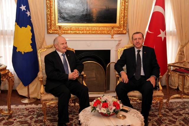 Kryeministri Erdogan premton përkrahje për Kosovën