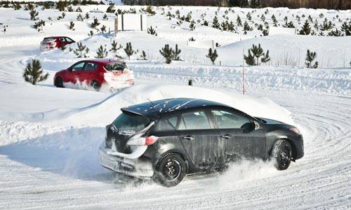 Dimri në Finlandë tërheq për testimin e sigurisë së makinave