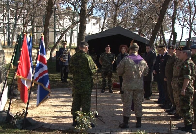 Ambasada përkujton anëtarët e forcave britanike që humben jetën në Kosovë