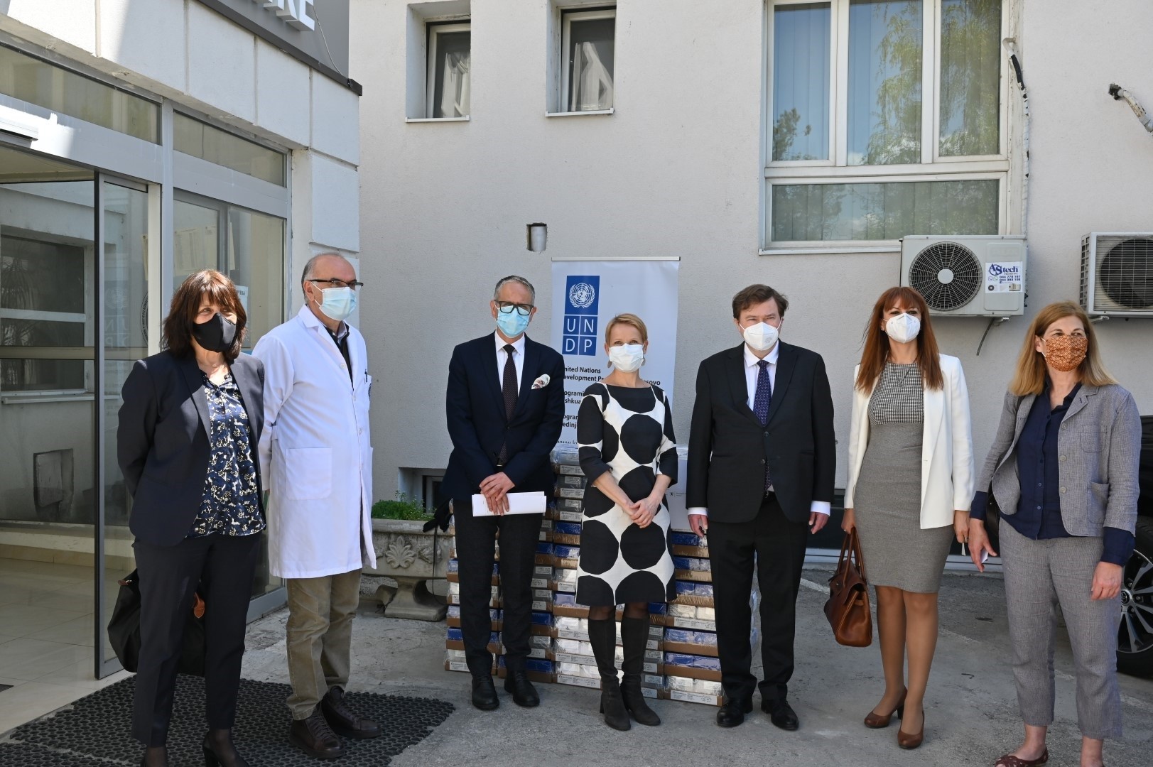 UNDP i dorëzon Institutit të Shëndetit pajisjet për marrjen e mostrave COVID