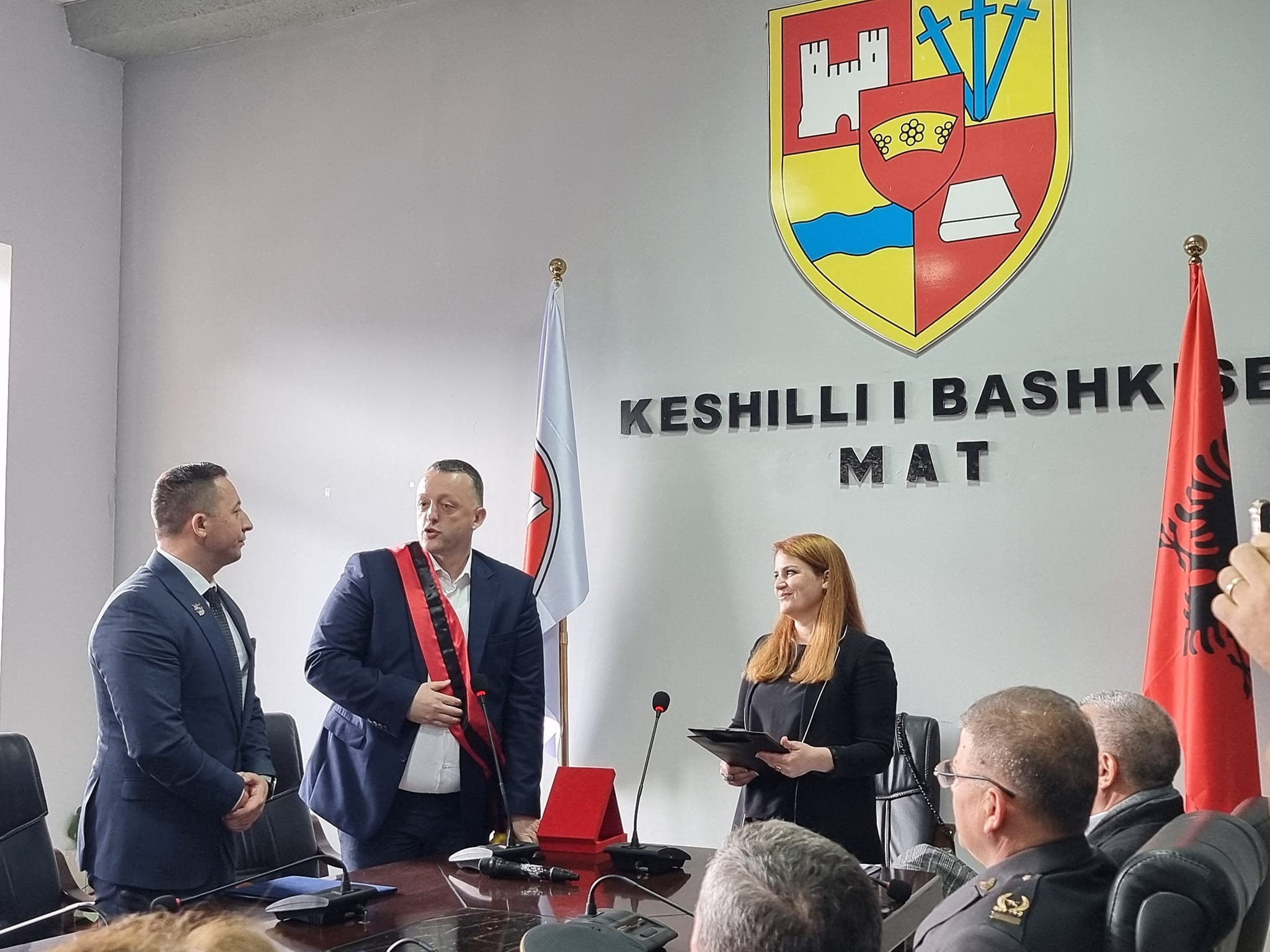  Ministri Mehaj shpallet qytetar nderi i Bashkisë së Matit në Shqipëri