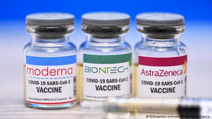 AstraZeneca ose Pfizer BioNTech zvogëlon infeksionet e coronavirusit  