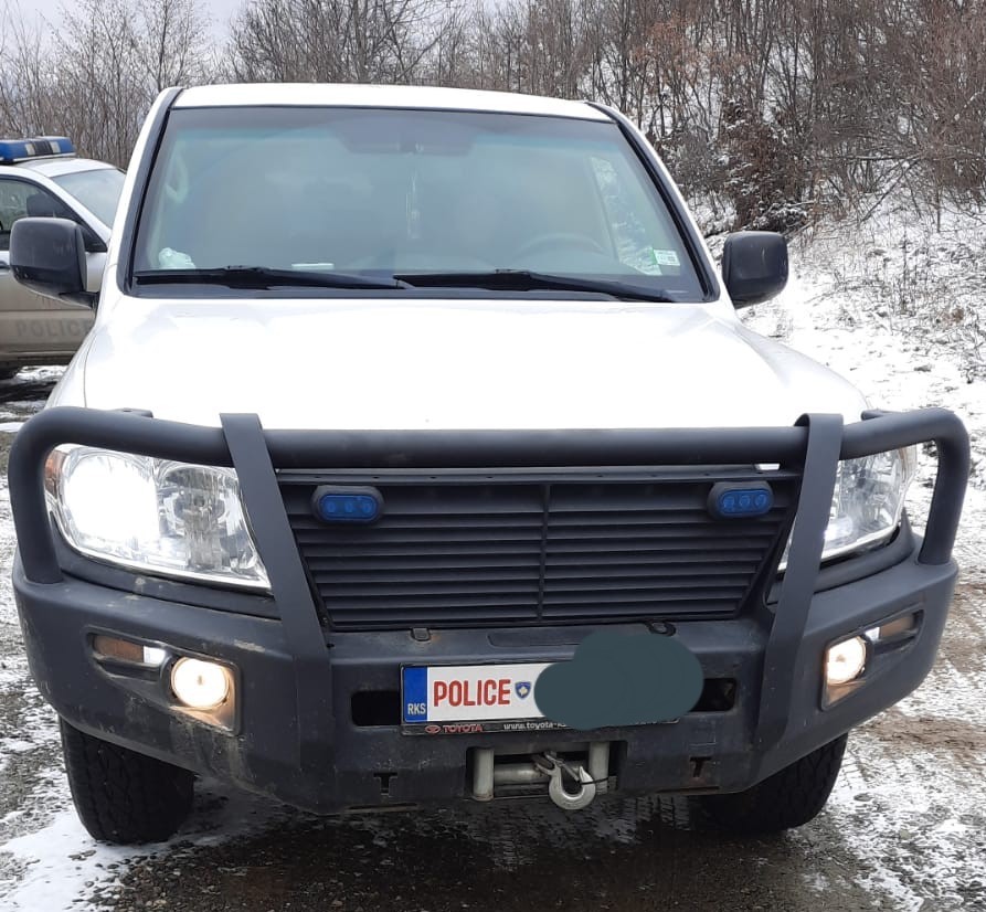 Në veri të vendit sulmohet një automjet zyrtar i Policisë së Kosovës