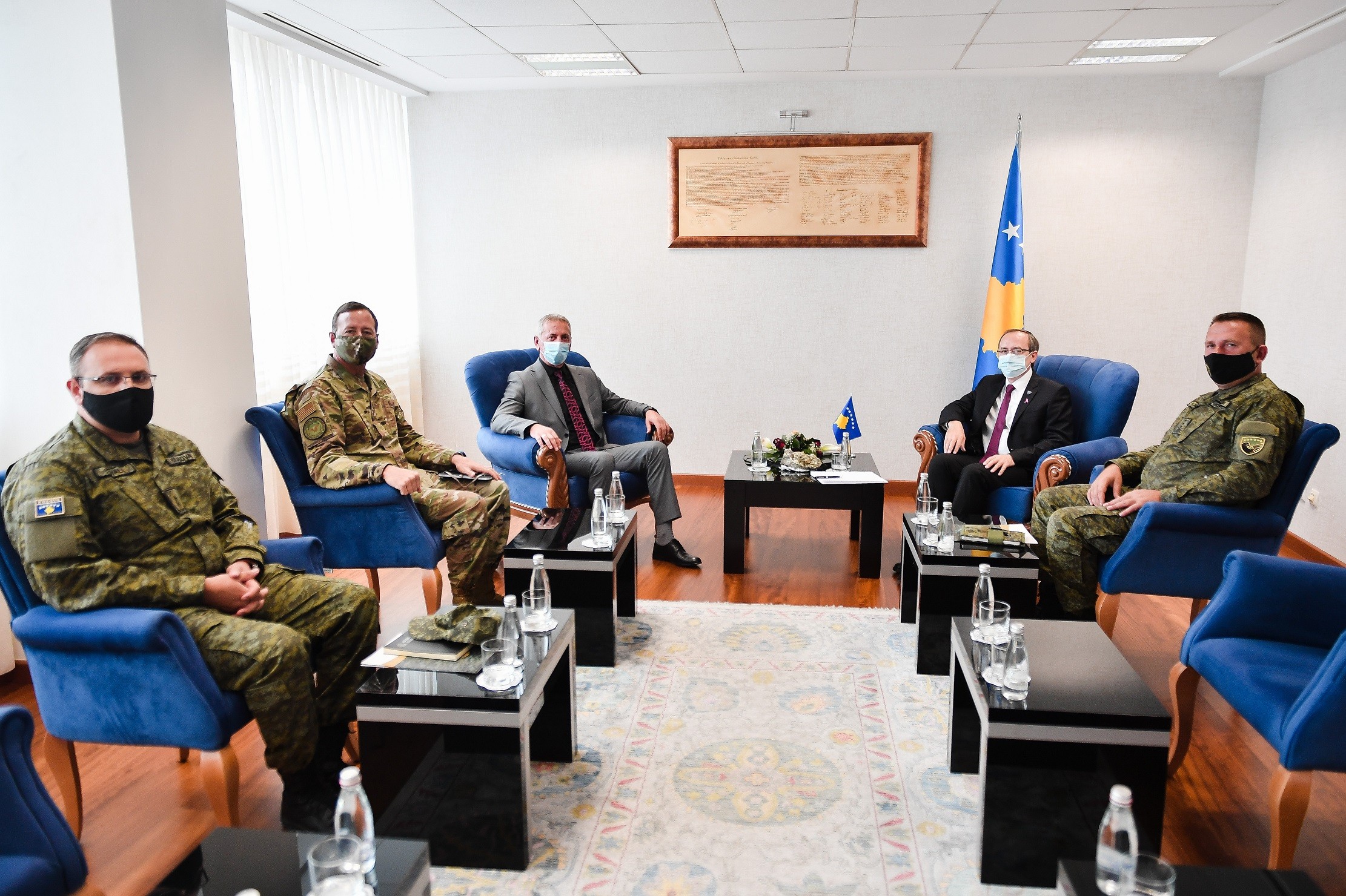 Kryeministri Hoti priti në takim Atasheun ushtarak nga ShBA, Stephen Rose