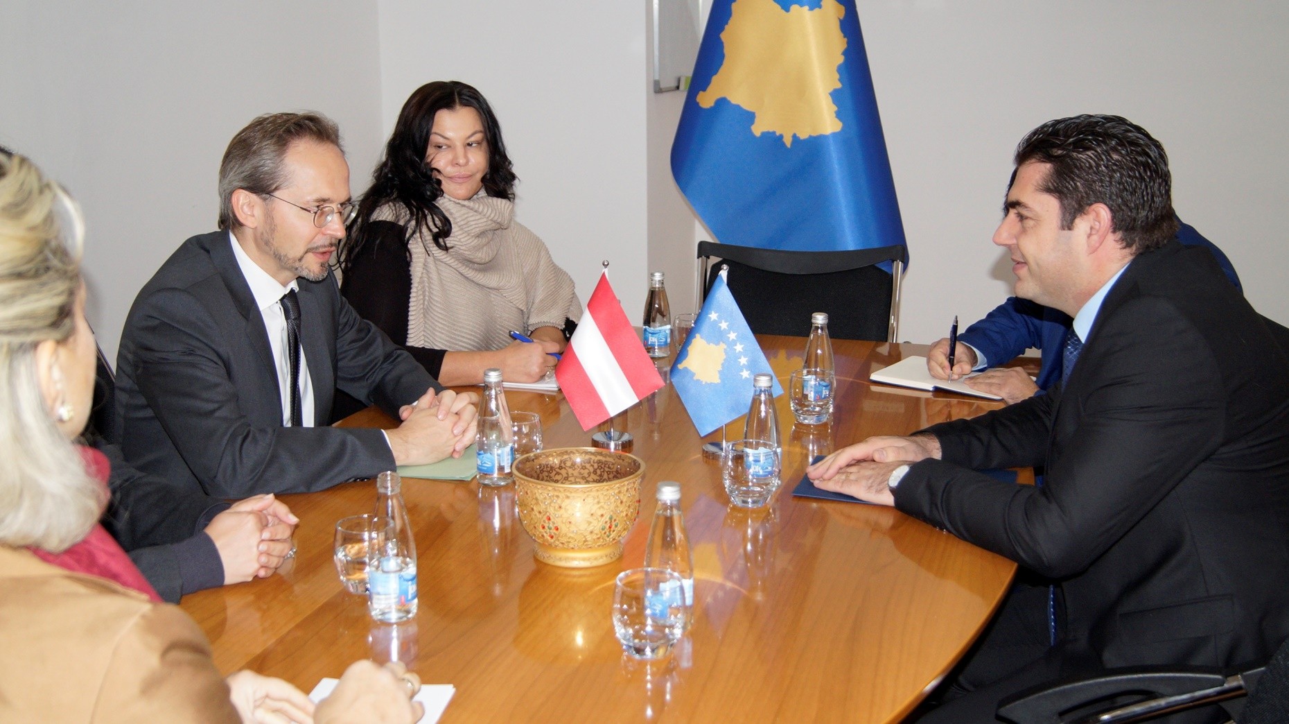 Ministri Hasani kërkoi qe Austria të jetë prezent me investitorë në Kosovë