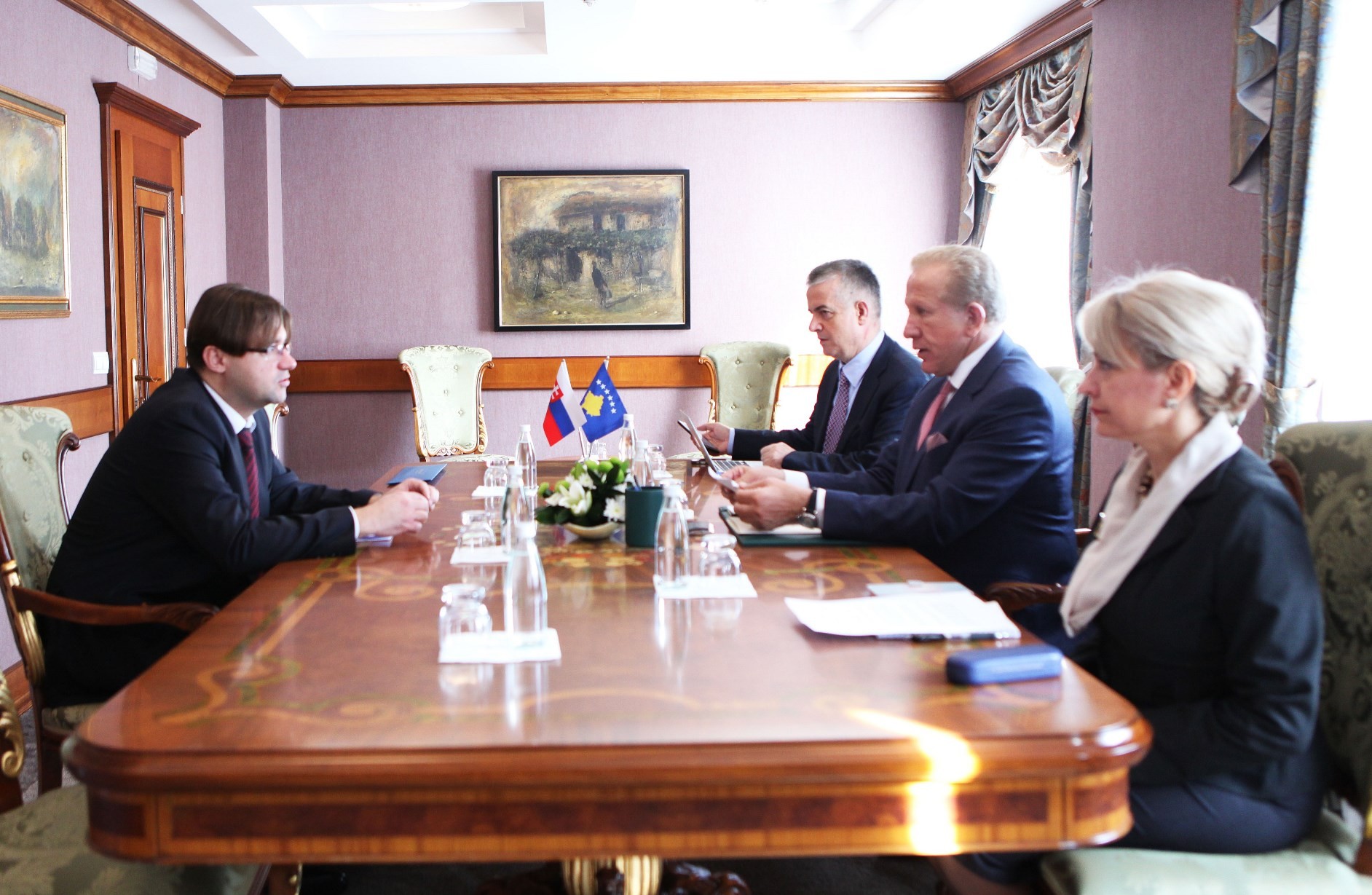Kosova dhe Sllovakia duhet të ngritin nivelin e përfaqësimit diplomatik