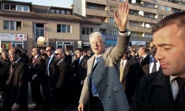 Clinton do t’i bashkëngjitet popullit të Kosovës në shënimin e 20 viteve të lirisë 