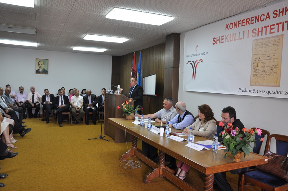 Ministri Buja prezantoi kumtesën “Shqipëria dhe çështja e Kosovës”