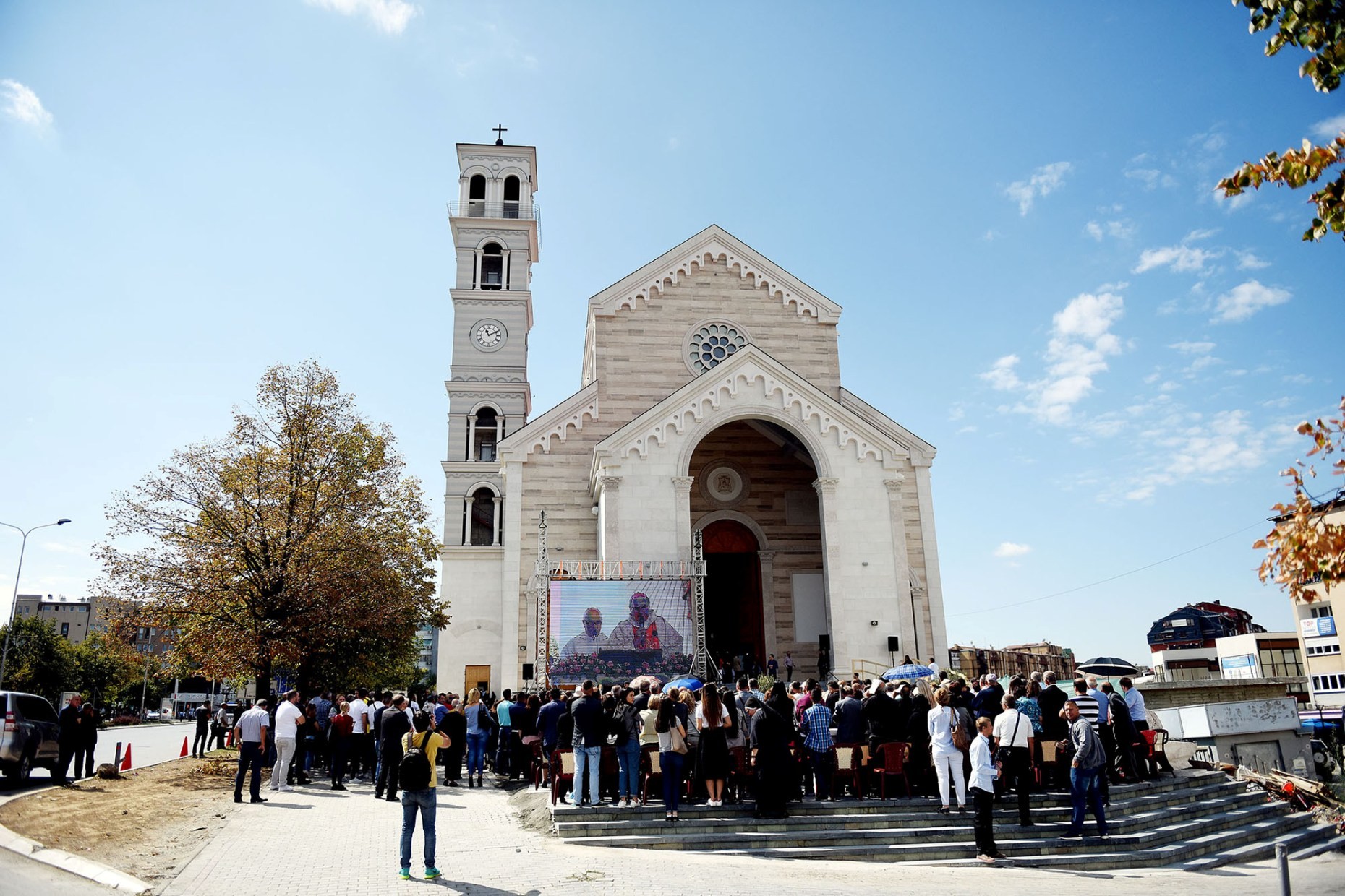 Katedralja një tempull fetar dhe rrëfim i historisë sonë