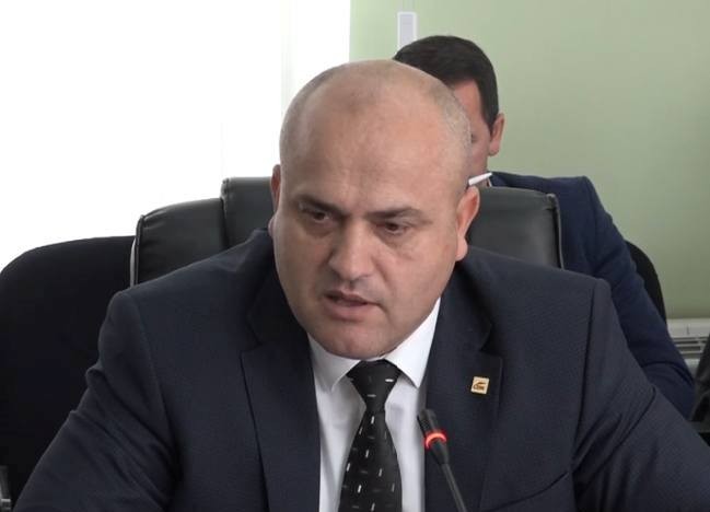 Avdyli akuzon ministrin Ismaili për Ligjin e Sigurimeve Shëndetësore