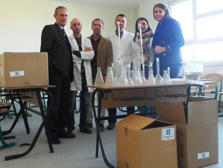 Ferronikeli dhuron pajisje laboratorike për ShMP “Fehmi Lladrovci”  