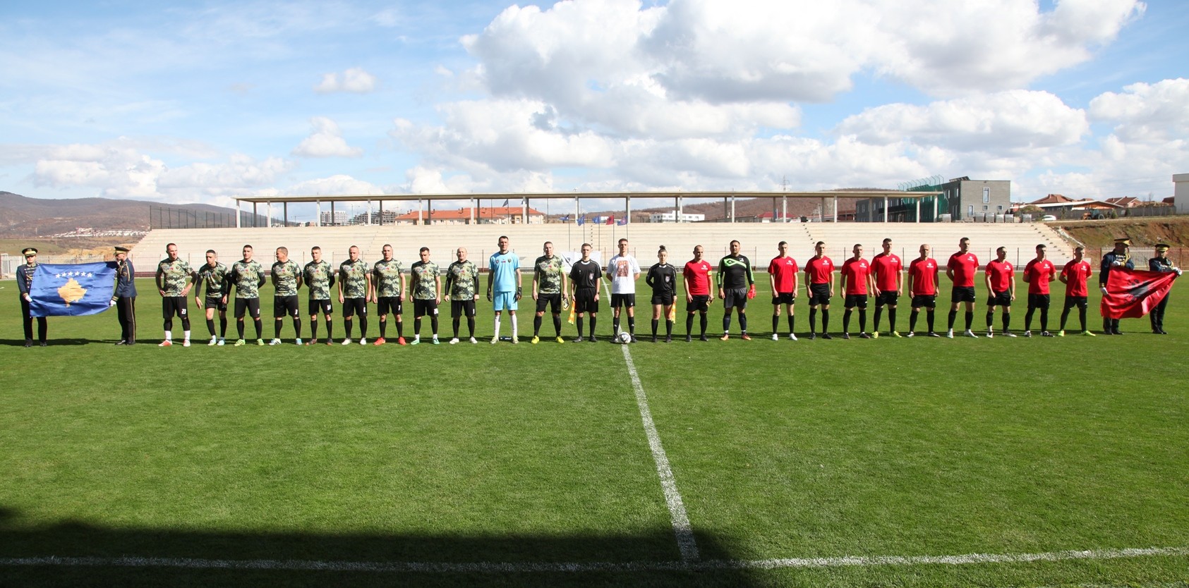 Ekipe të ushtrisë së Kosovës dhe të Shqipërisë zhvillojnë ndeshje futbollistike
