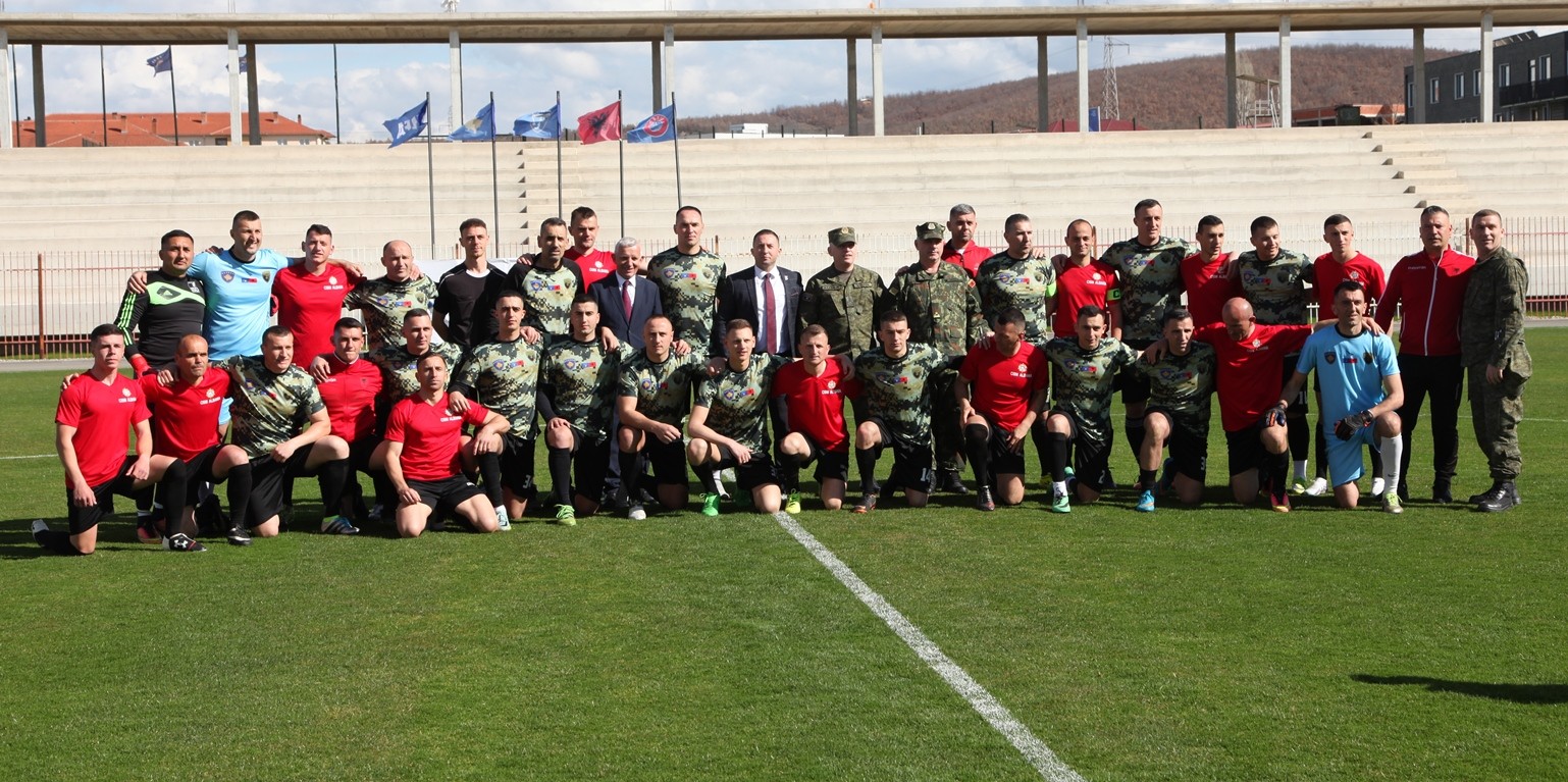 Ekipe të ushtrisë së Kosovës dhe të Shqipërisë zhvillojnë ndeshje futbollistike
