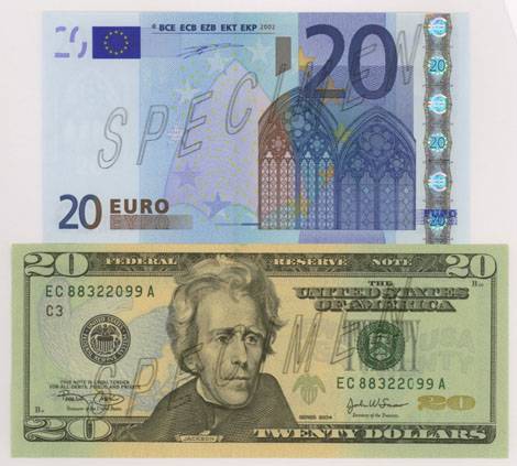 Euro forcohet në raport me dollarin