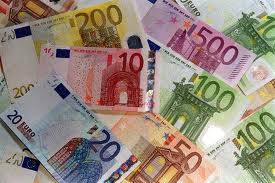 Mbi 64 miliardë euro janë tërhequr nga bankat greke në 2011