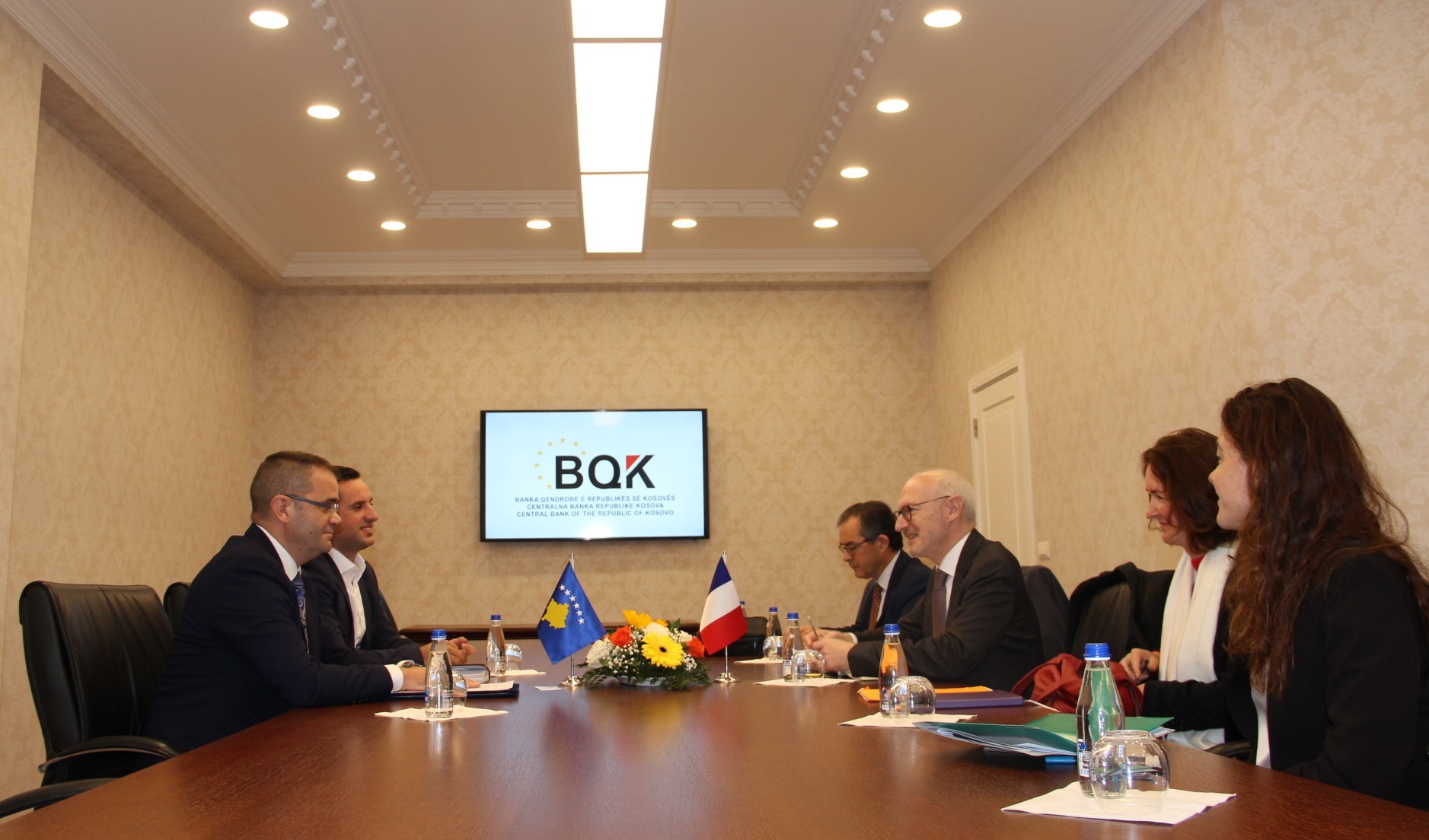 Guvernatori Mehmeti takoi Ambasadorin francez në Kosovë