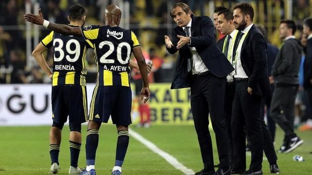 Fenerbahçeja shkarkon trajnerit holandez Phillip Cocu