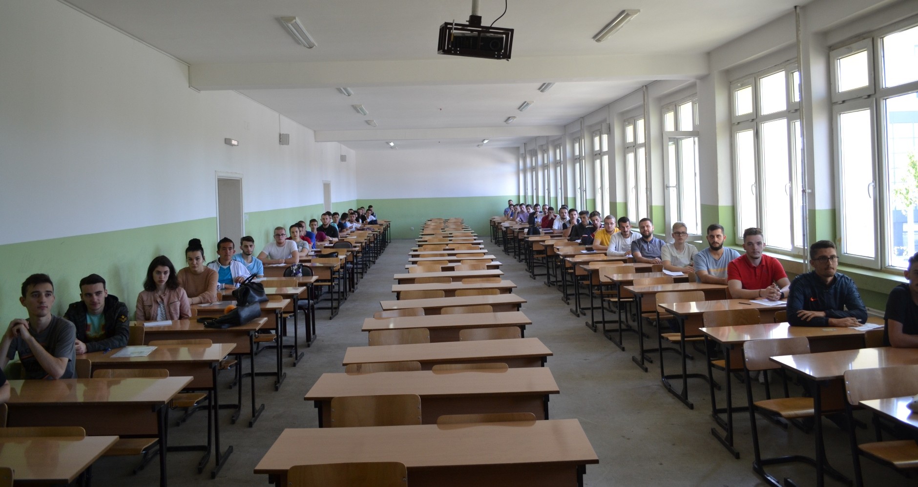 Fillojnë provimet pranuese në Universitetin  “Kadri Zeka”