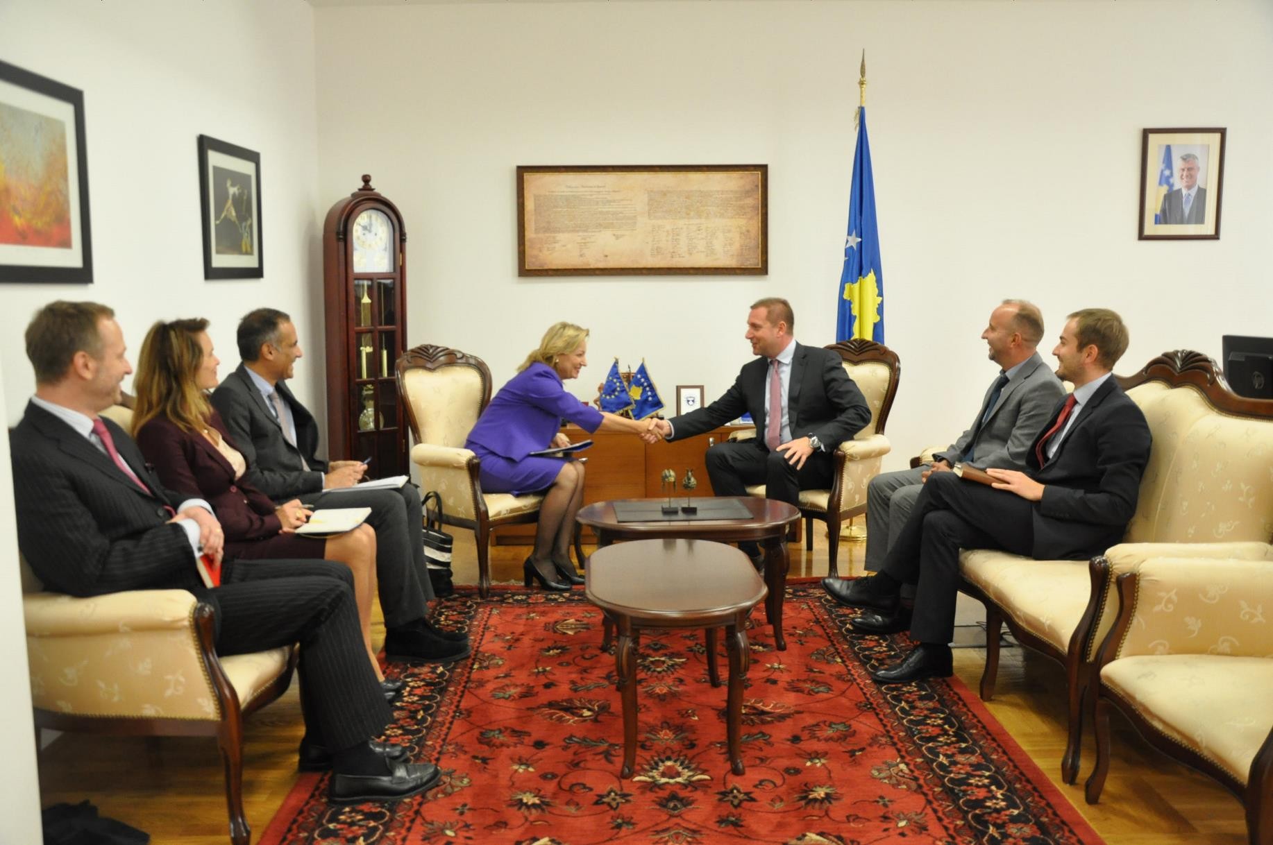 Ministri Sefaj e njoftoi Apostoloven për prioritet e MPB-së