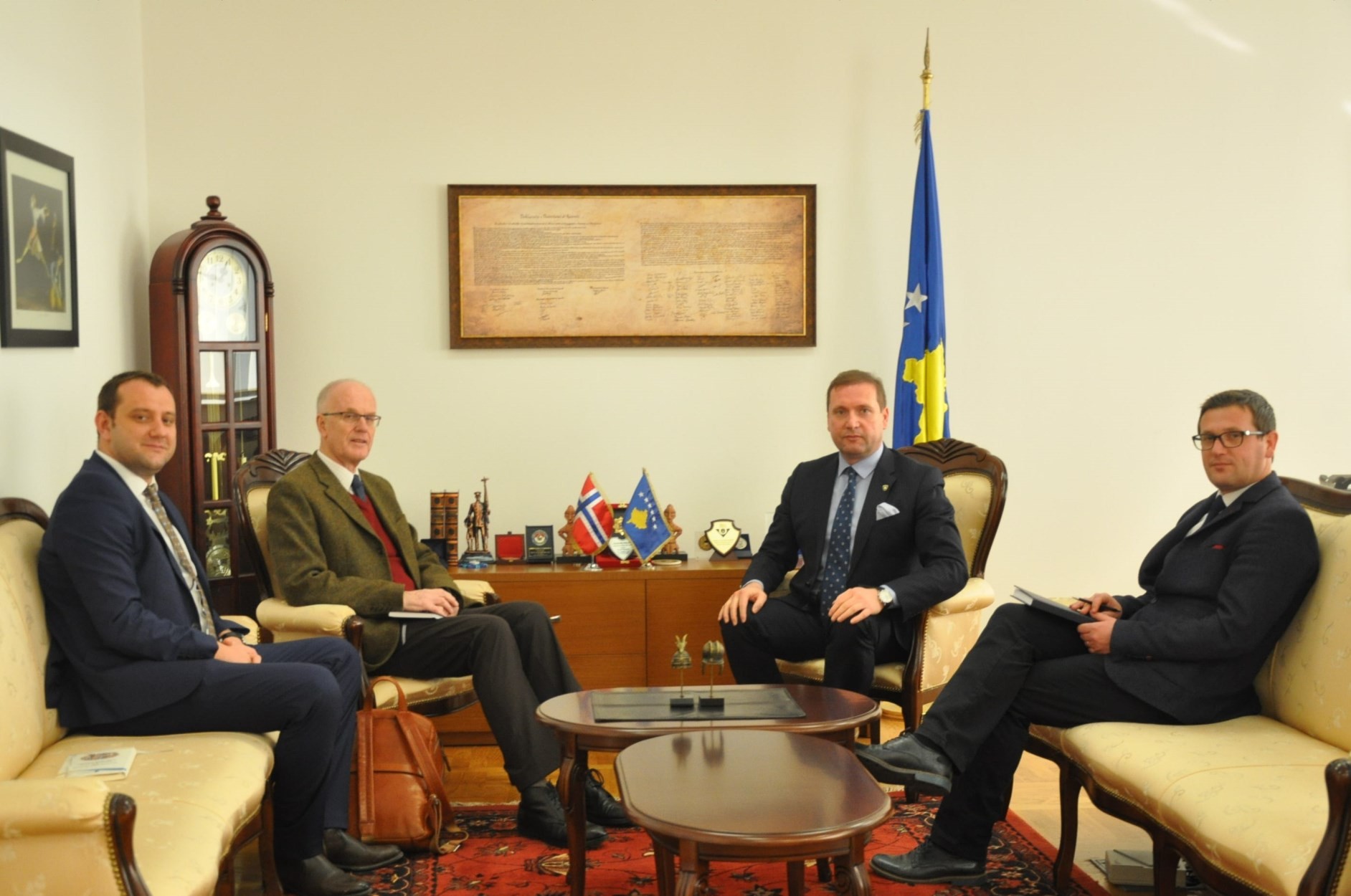 Kosova dhe Norvegjia shqyrtojn mundësinë e bashkëpunimit në siguri