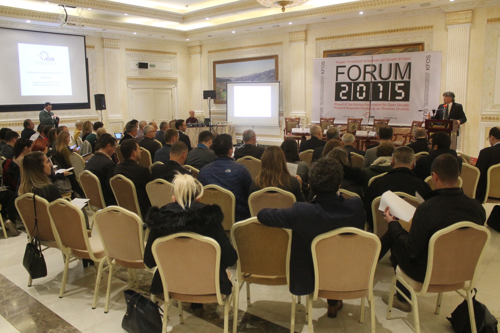 Forum 2015 trajton kontratat e dëmshme të Kosovës