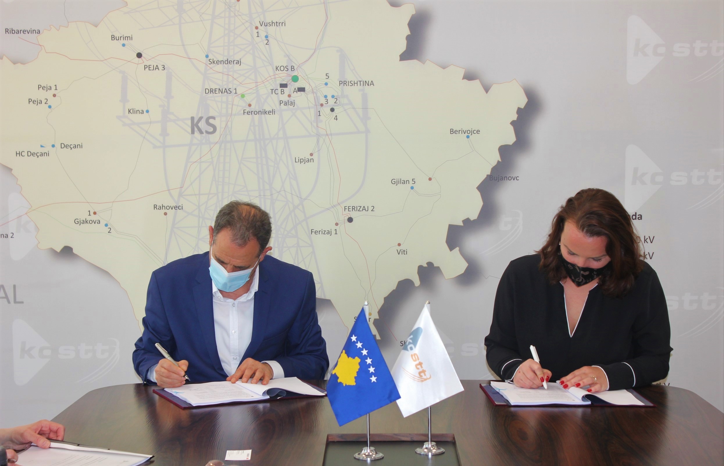 Nënshkruhet kontrata për transmetim të energjisë elektrike në Ferizaj