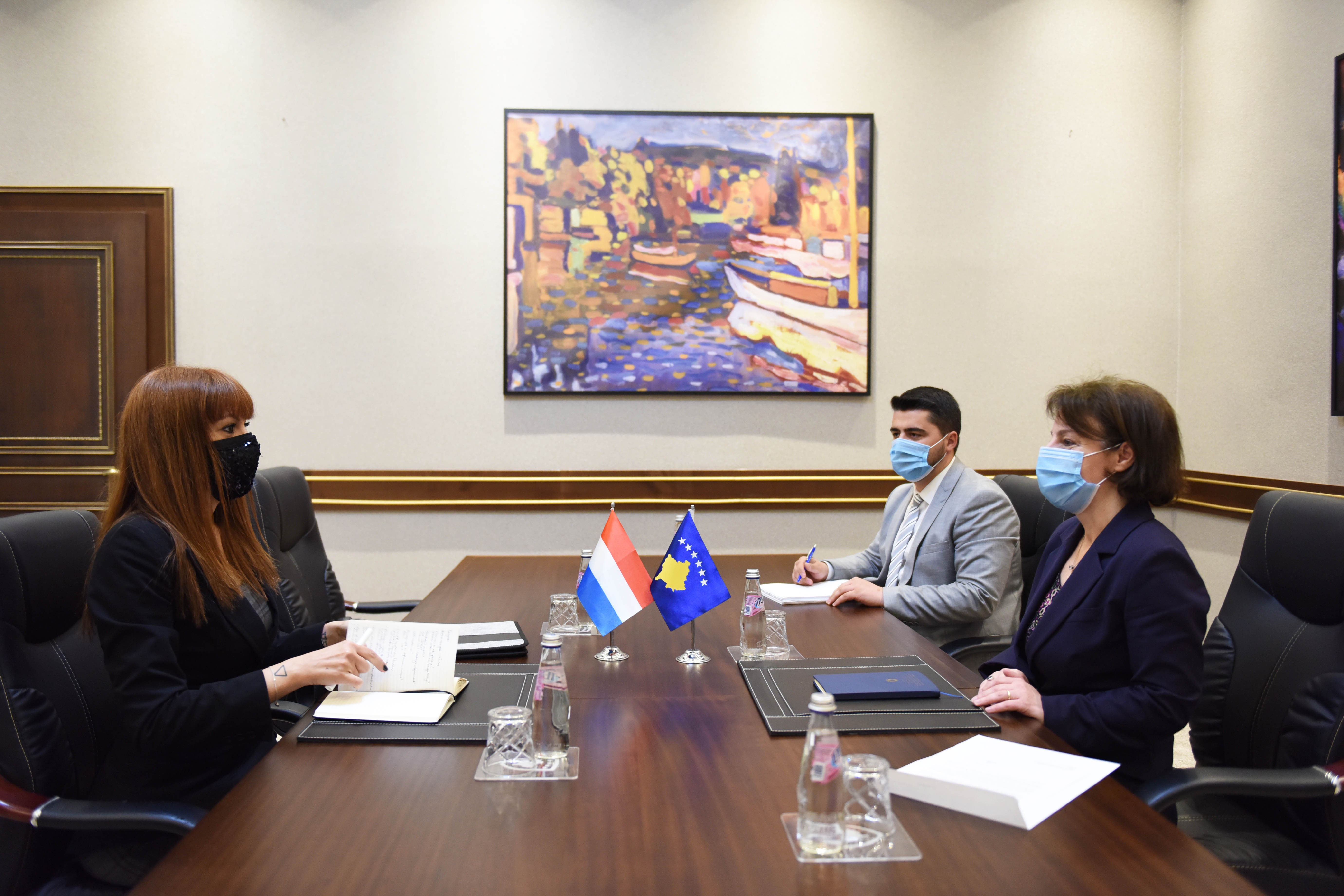 Ministrja Gërvalla takoi të ngarkuarën me punë në Ambasadën e Luksemburgut 