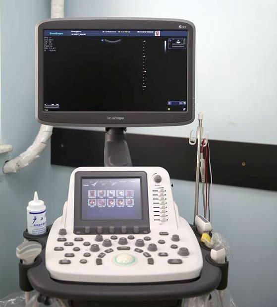 QKUK pajiset me 10 ultrazë dhe llamba operative për sallat e operacionit