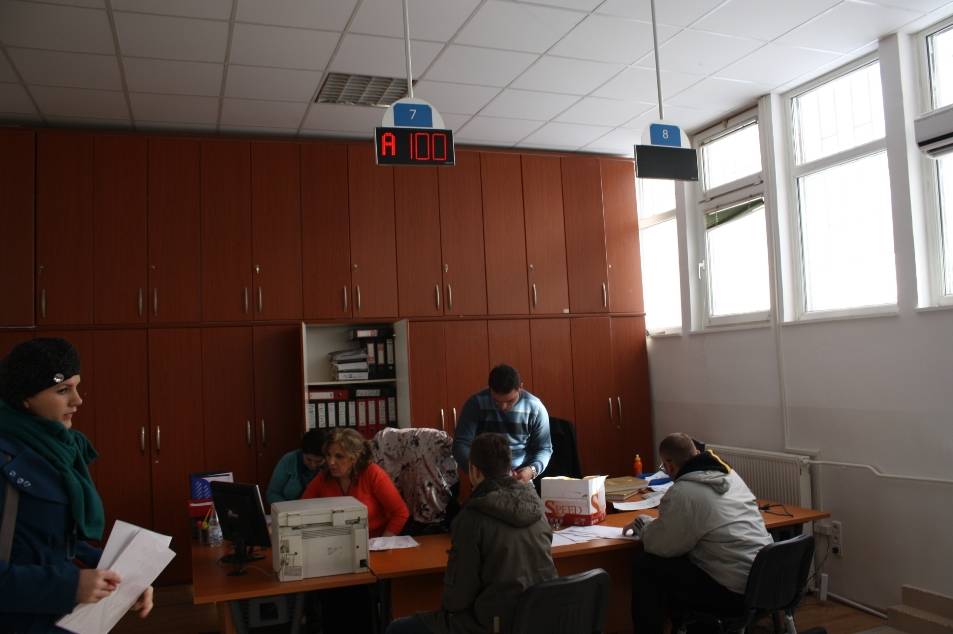 Modernizohen shërbimet në zyren e gjendjes civile në Mitrovicë