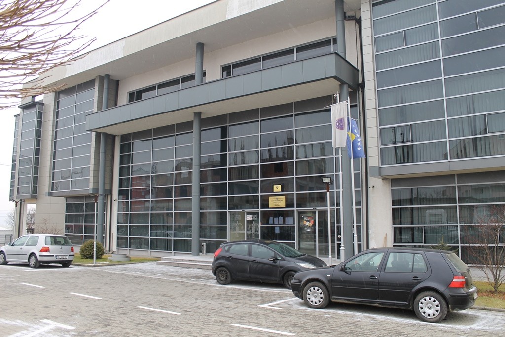 Gjykata e Gjilanit vendos masën e paraburgimit ndaj tre të pandehurve 