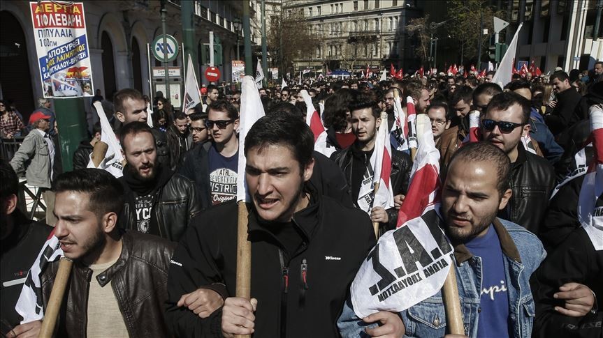 Greqia paralizohet nga greva 24 orëshe