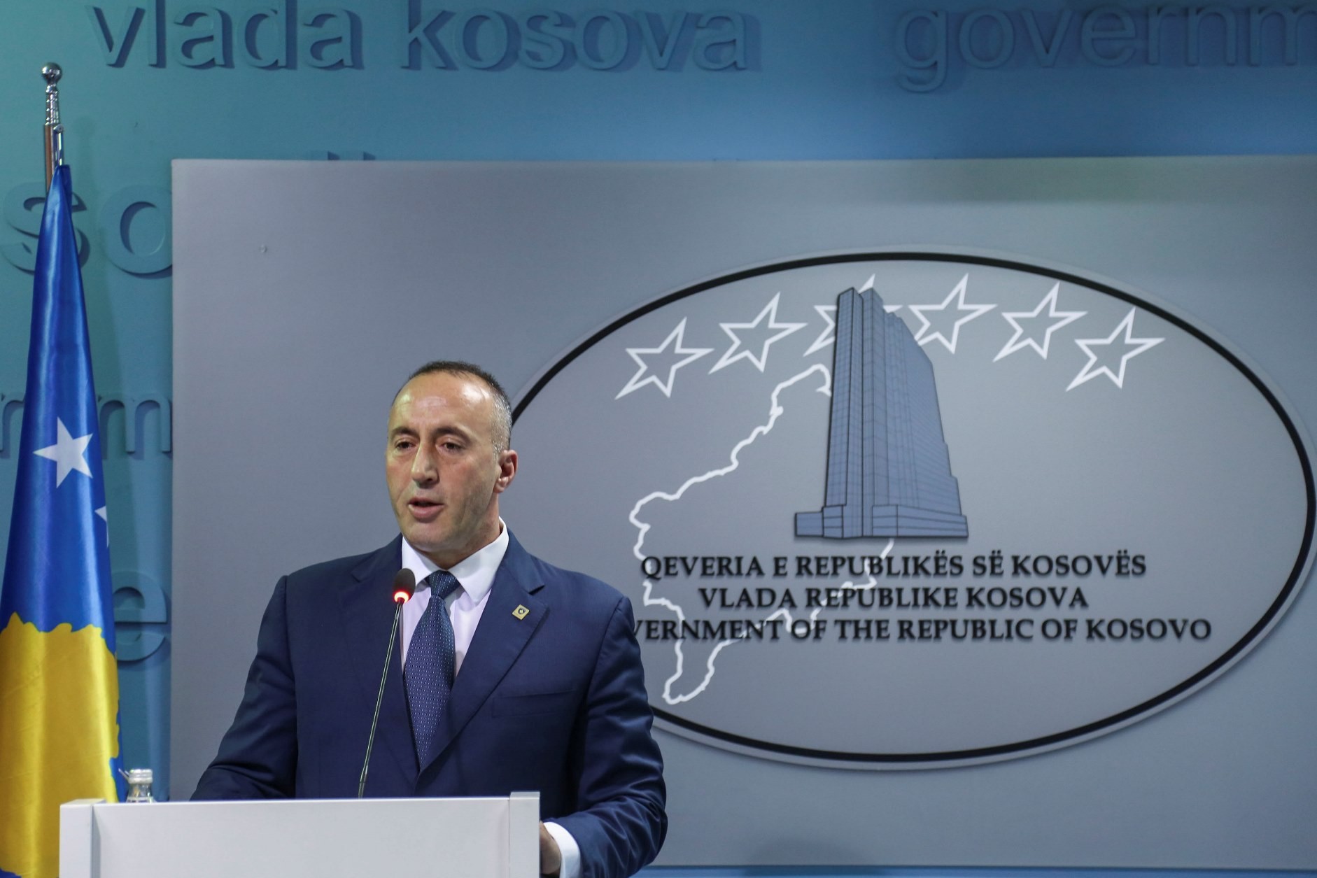 Haradinaj e shkarkon ministrin Sefaj dhe drejtorin e AKI-se, Driton Gashin