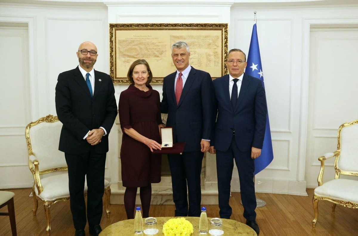 Thaçi ndan dekoratë për Bankën Botërore në njëzetvjetorin e saj në Kosovë 