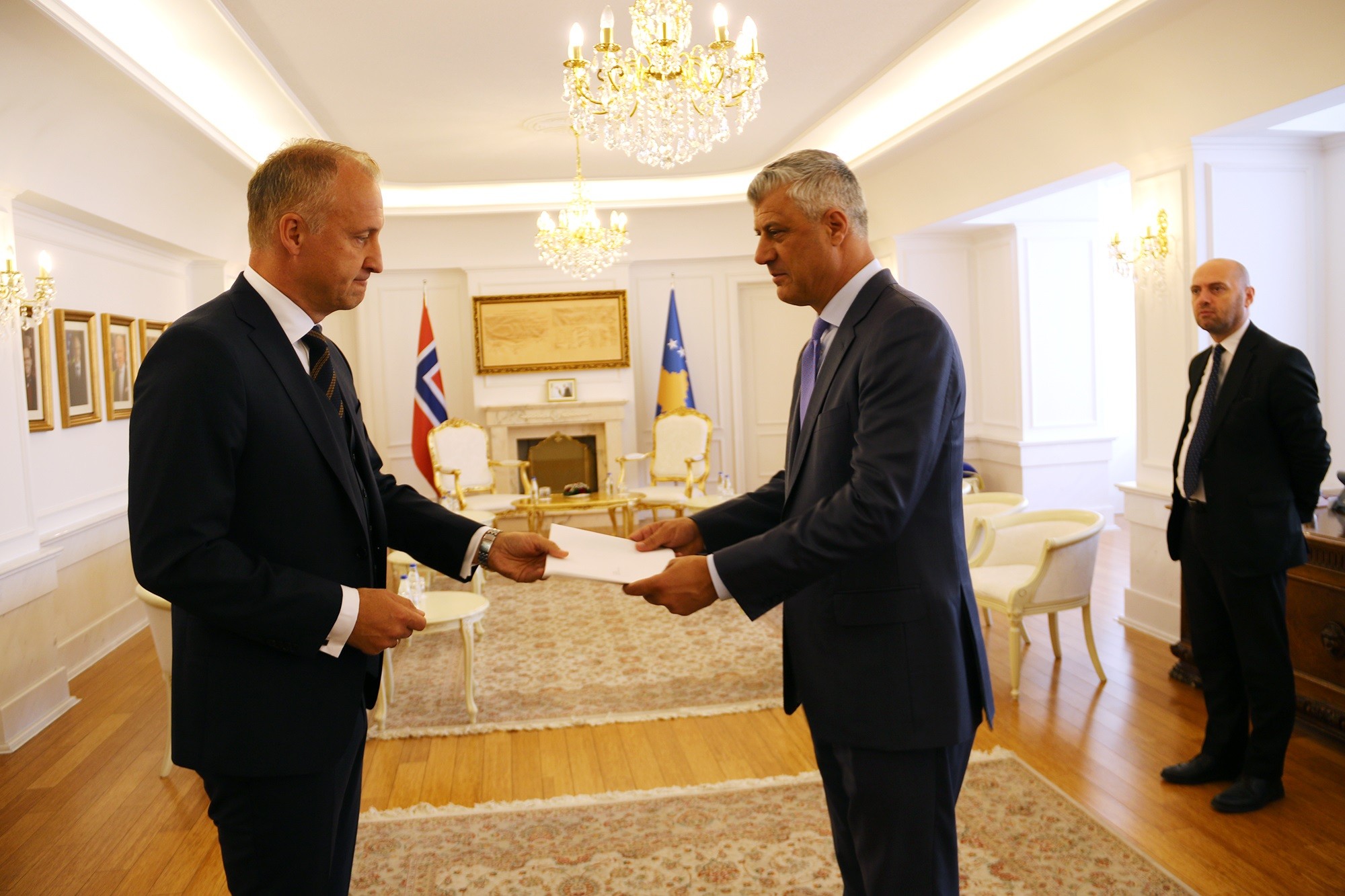 Presidenti Thaçi pranoi kredencialet nga ambasadori i ri i Norvegjisë për Kosovë