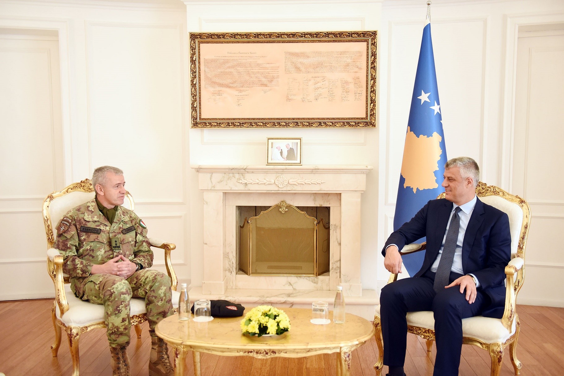 Presidenti Thaçi falënderon gjeneralin Giovanni Fungo për shërbimin në Kosovë