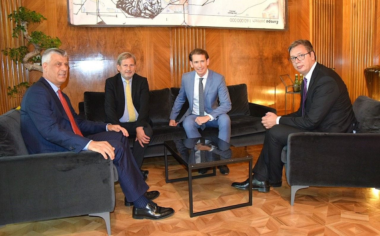 Thaçi takoi kancelarin austriak, Kurz, komisonerin Hahn dhe presidentin Vuçiq