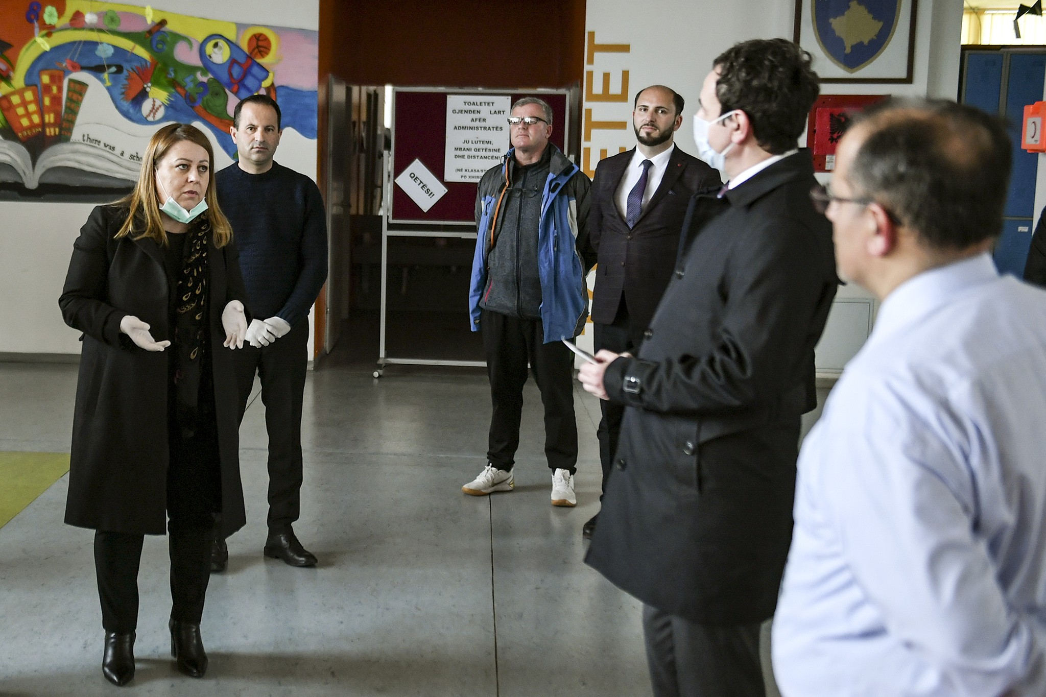 Kryeministri Kurti vizitoi Shkollën Model "Qamil Batalli" në Prishtinë