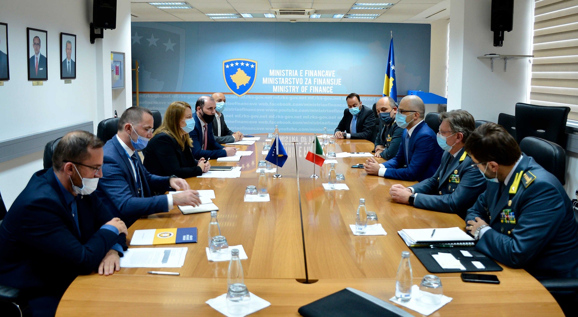 Kosova bashkëpunon me Guardia di Finanza për luftimin e pastrimit te parave