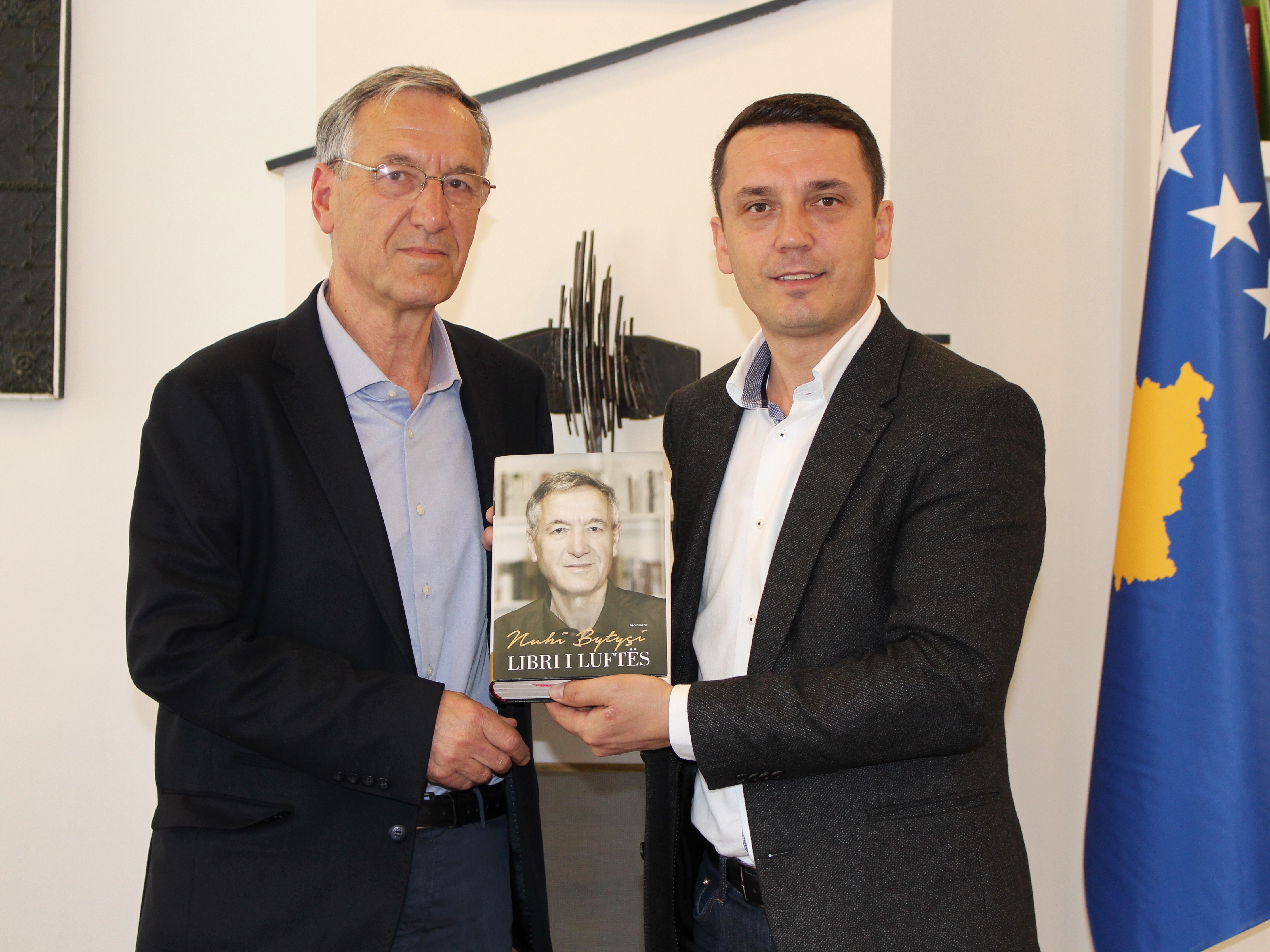 MKRS përgëzon gazetarin dhe publicistin, Nuhi Bytyçi për  “Librin e luftës”