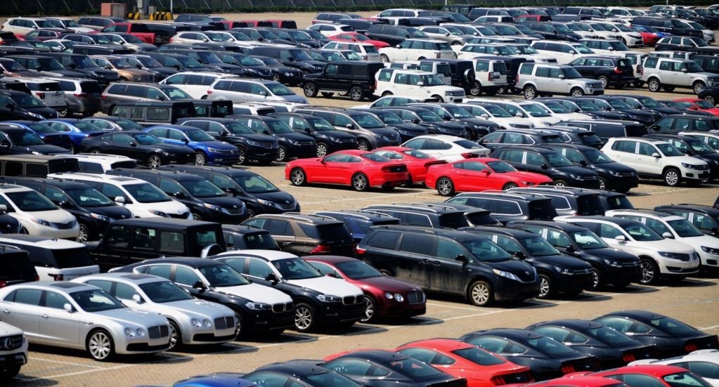Kina do të ulë tarifat për importin e makinave 